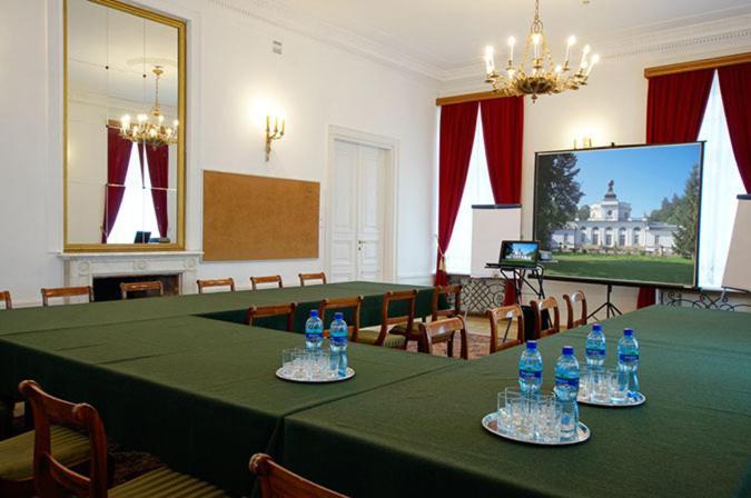Hotel Butikowy Palac Jablonna Екстериор снимка