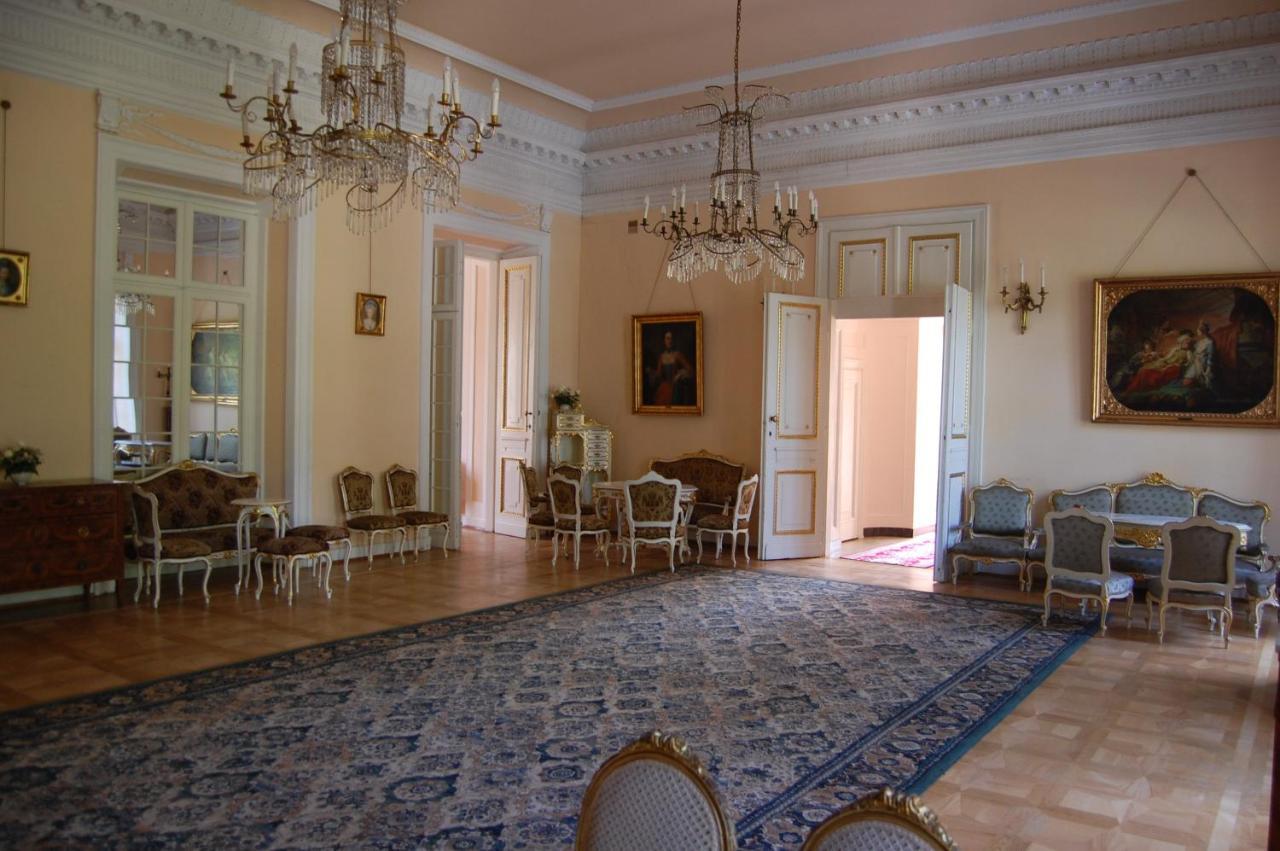Hotel Butikowy Palac Jablonna Екстериор снимка