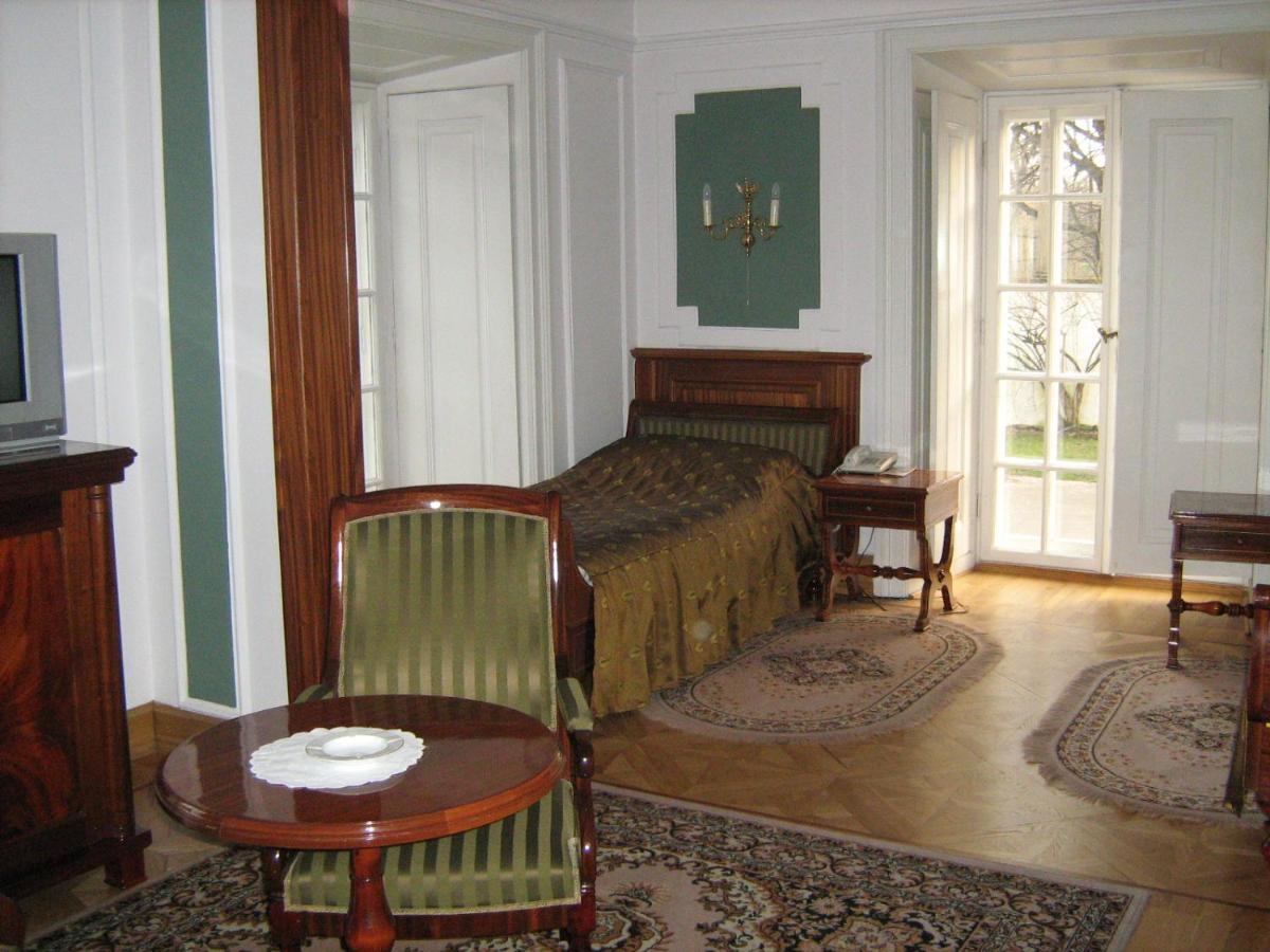 Hotel Butikowy Palac Jablonna Екстериор снимка